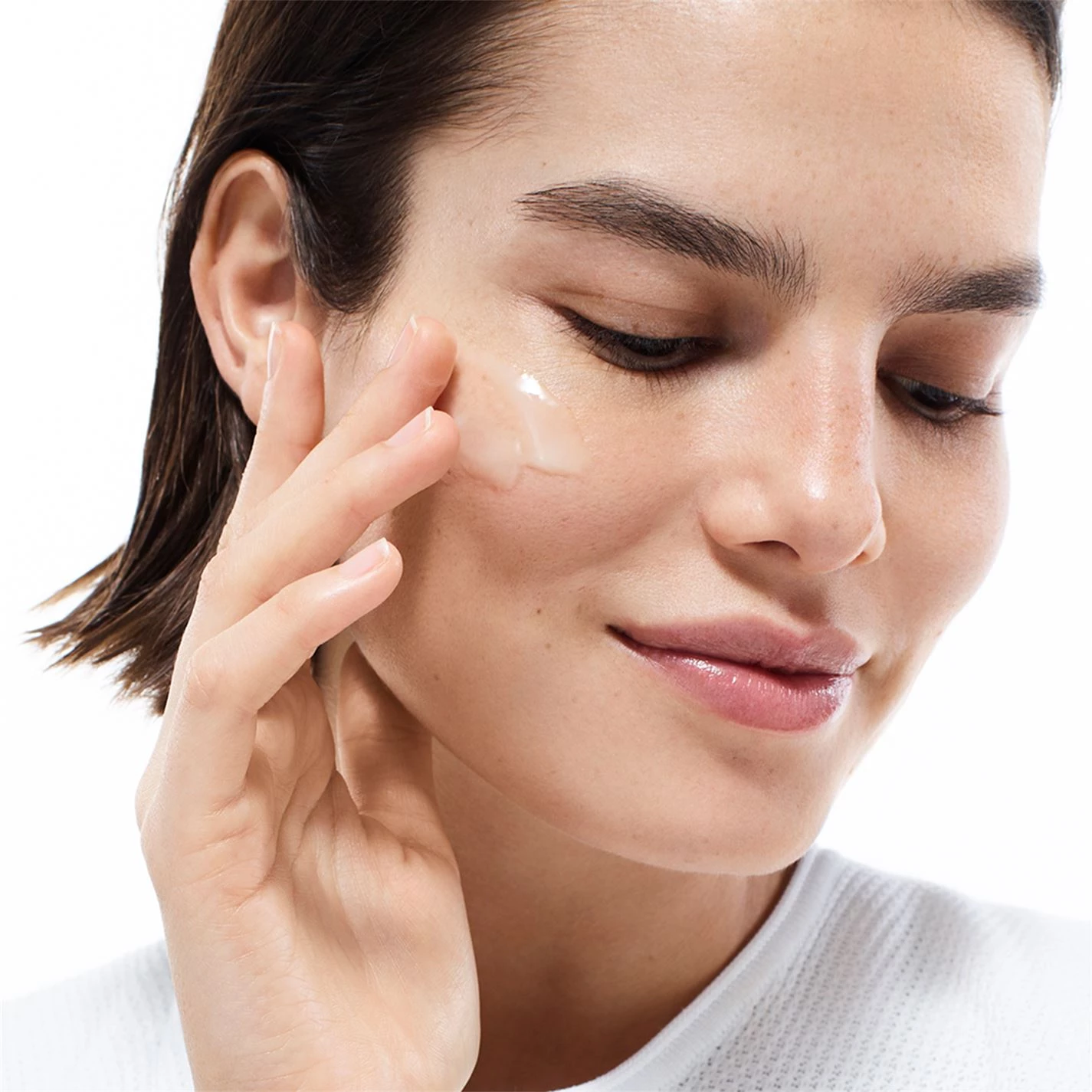 Clinique Even Better Clinical™ Radical Dark Spot Corrector + Interrupter 3 Clinique Even Better Clinical™ Radical Dark Spot Corrector + Interrupter - Image 3